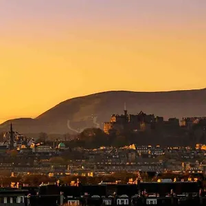 Apartment Spacious Penthouse, Edinburgh