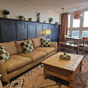 Apartment Rooftop Retreat, Edinburgh